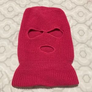 Pink ski mask, wore 1 time. great condition.